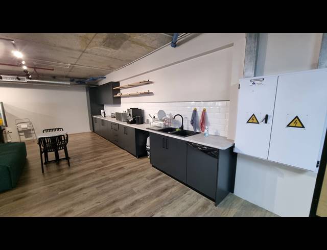 433M² OFFICE FOR SALE IN WOODSTOCK